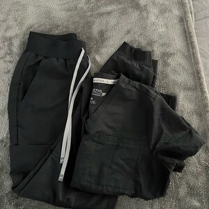 Fabletics Black Scrub Set XS pants have 6 total pockets